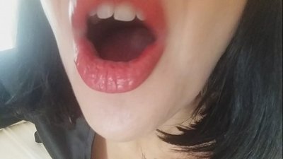 عزيزتي ، زوجة والدتك لن تسمح لك بالذهاب إلى المدرسة اليوم ... أحتاجك كثيرًا ...